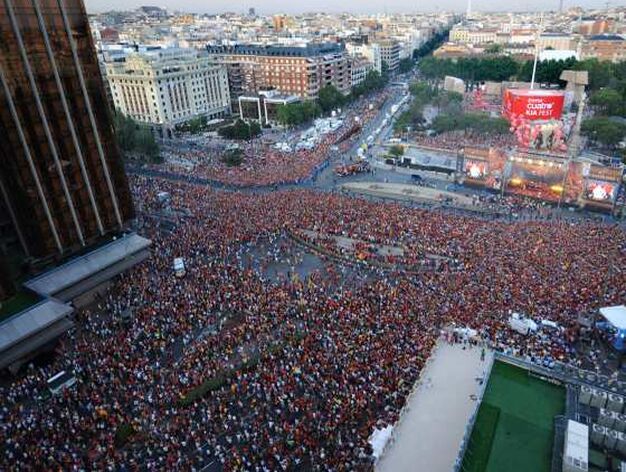 Ba&ntilde;o de multitudes en Madrid