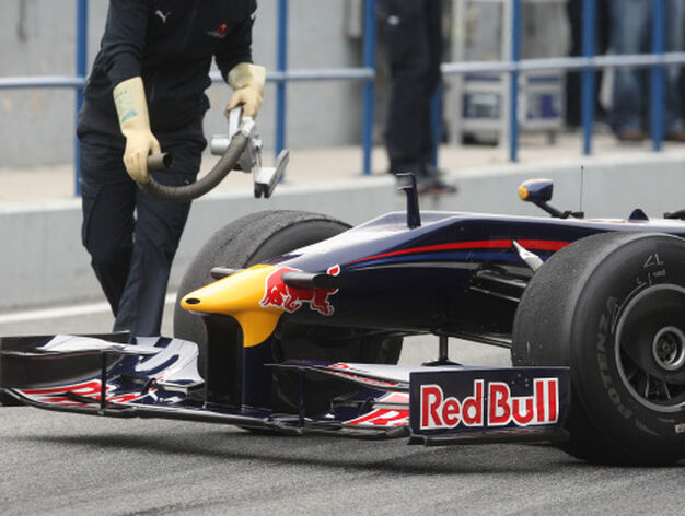 Detalle del aler&oacute;n delantero del Red Bull de 2009.

Foto: J. C. Toro
