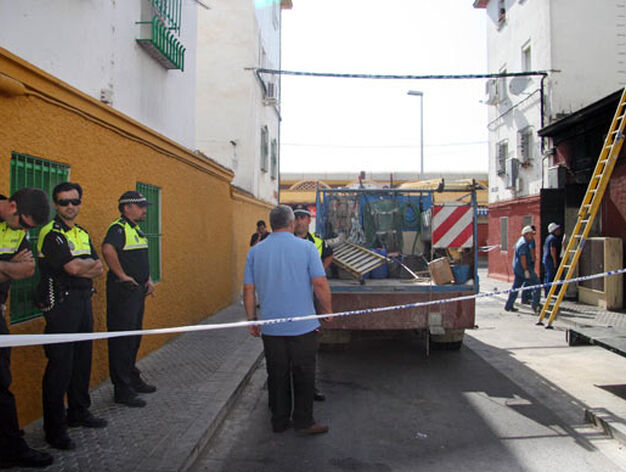 La Polic&iacute;a Local se traslad&oacute; al lugar de los hechos.

Foto: Antonio Pizarro/B.Vargas