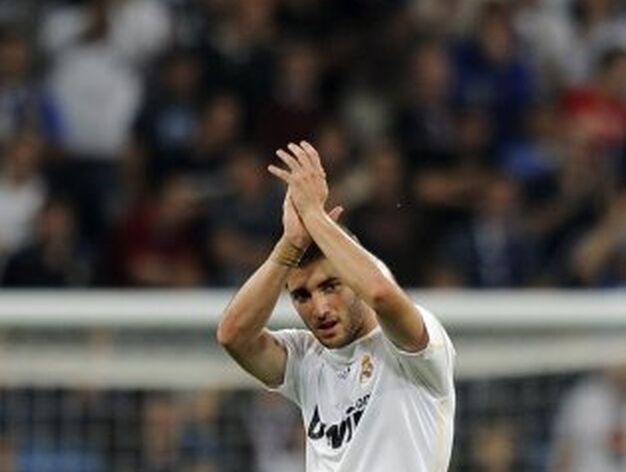 El Real Madrid gana con claridad al Getafe con un jugador menos. / EFE &middot; AFP &middot; Reuters