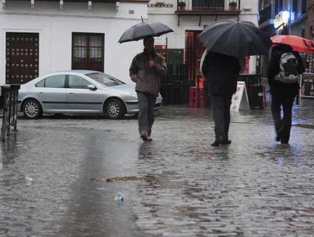 Las intensas precipitaciones obligaron a declarar la alerta amarilla en Sevilla.

Foto: Victoria Hidalgo