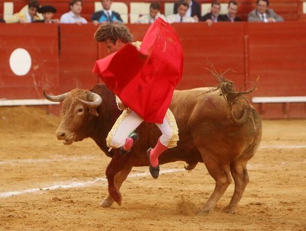 Por vez primera en sus diecisiete temporadas de matador de toros, se vio un salto de la rana de Manuel D&iacute;az en la plaza de Jerez.

Foto: Juan Carlos Toro