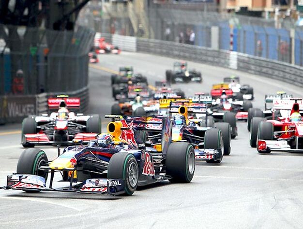 Primeros compases del Gran Premio de M&oacute;naco, con Mark Webber (Red Bull) al frente.

Foto: EFE