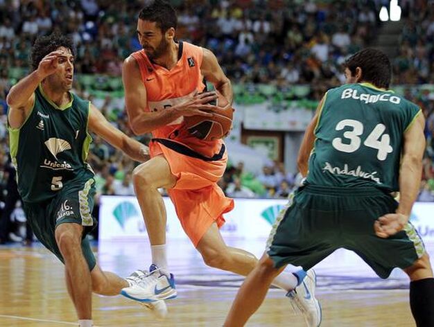 Unicaja cae eliminado de los play-off de la ACB en semifinales ante el Barcelona. /EFE