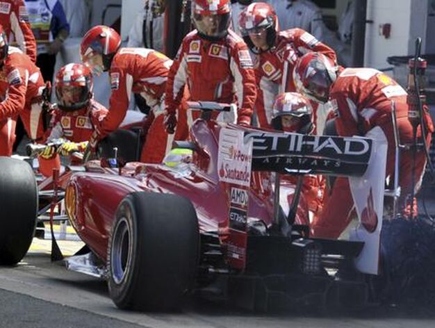 Massa hace una parada en boxes.
