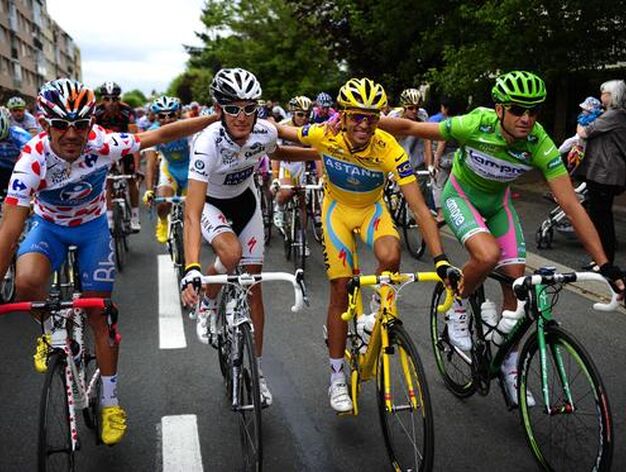 Contador, junto a Schleck, Charteau y Chavanel.

Foto: EFE/ AFP/ Reuters