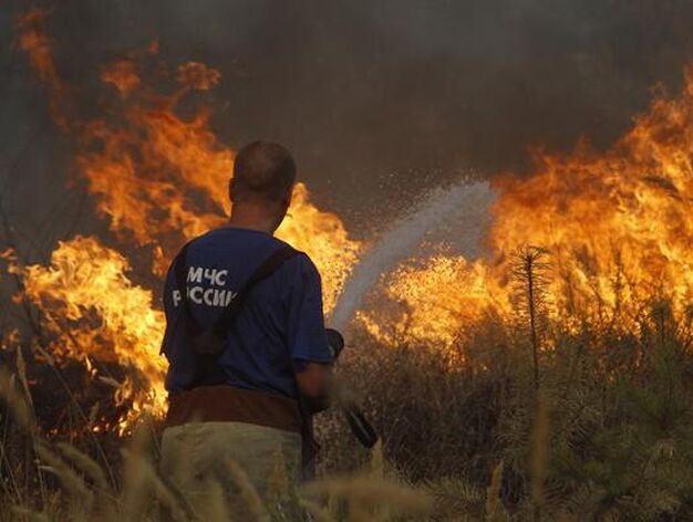 Siete regiones rusas est&aacute;n en estado de emergencia por los fuegos forestales. / Reuters