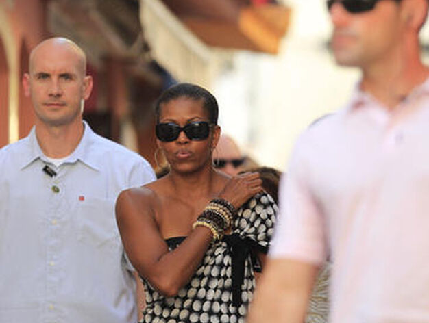 Michelle Obama pasea por las calles del centro hist&oacute;rico de Marbella./Sergio Camacho
