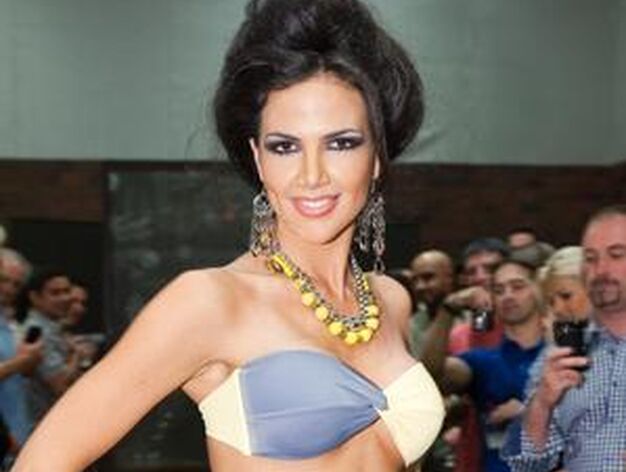 La candidata paraguaya posa en traje de ba&ntilde;o.

Foto: EFE