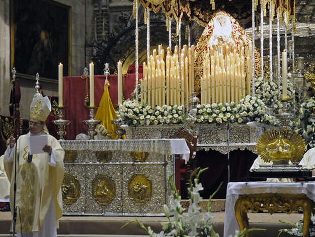 Acto de coronaci&oacute;n de la Virgen de Regla, en la Catedral.

Foto: Juan Carloz V&aacute;zquez