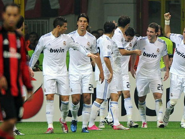 El buen juego del Madrid resiste a Inzaghi y al arbitraje de Webb

Foto: EFE