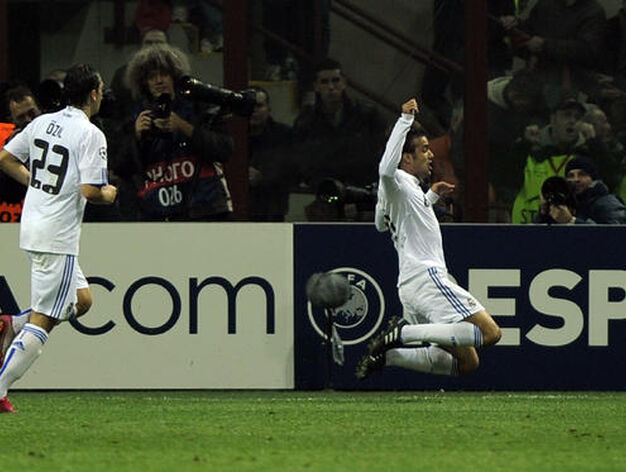 Pedro Le&oacute;n, feliz tras marcar el gol del empate que da el pase a octavos al Madrid.

Foto: AFP