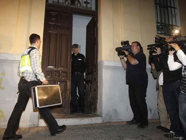 La Polic&iacute;a llega al lugar del crimen.

Foto: Antonio Pizarro