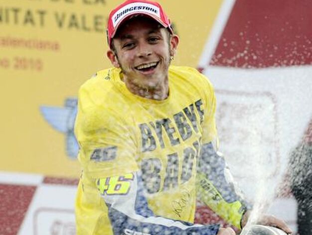 Valentino Rossi, celebranci&oacute;n en el podium

Foto: J.Soriano