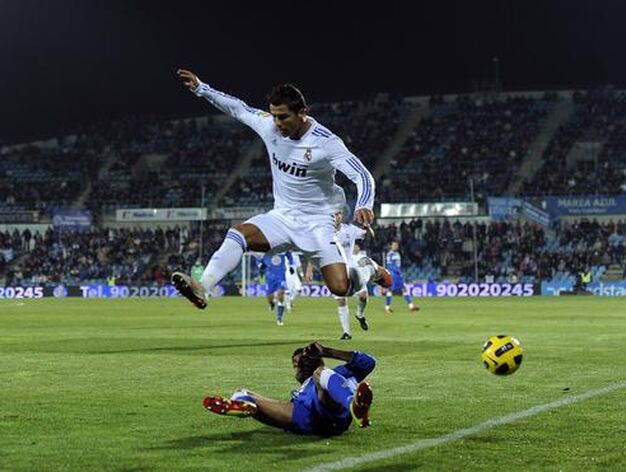 El Madrid estrena 2011 con una victoria frente al Getafe.

Foto: Reuter-AFP