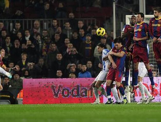 El M&aacute;laga se va goleado del Camp Nou ante una nueva exhibici&oacute;n del Bar&ccedil;a (4-1). / AFP
