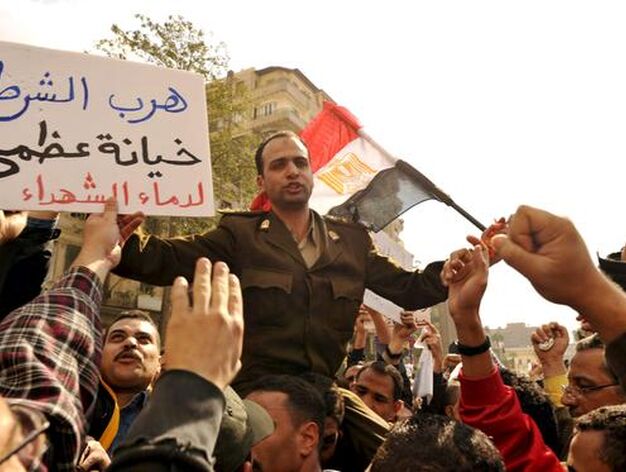 Miles de egipcios se manifiestan contra Mubarak.

Foto: EFE