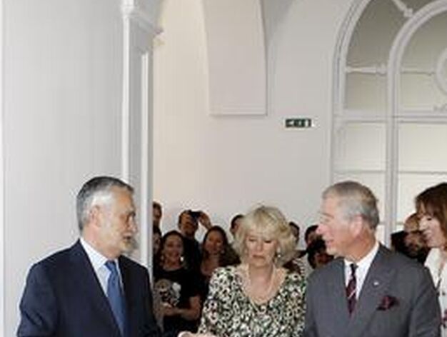 Momento de la visita real al Palacio de San Telmo.

Foto: Eduardo Abad (EFE)