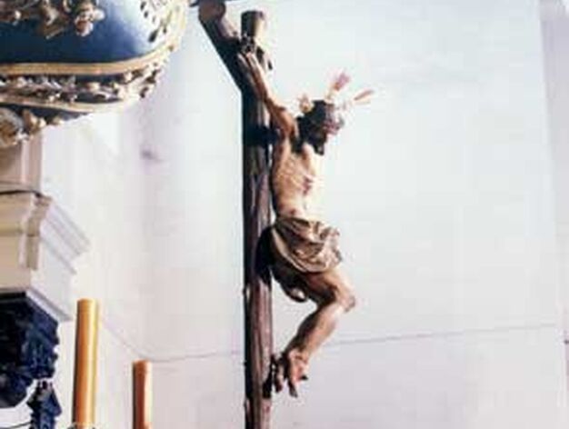 1985. El Cristo del Mayor Dolor de la Bofet&aacute; sali&oacute; por el IV centenario fundacional.