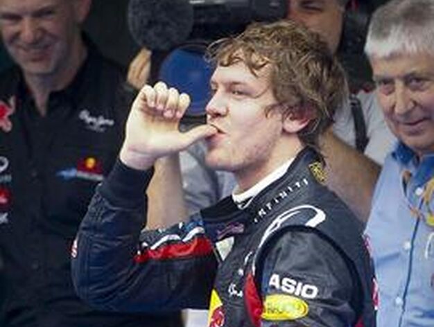 Vettel reafirma su dominio tras vencer tambi&eacute;n en el segundo Gran Premio de la temporada. / EFE