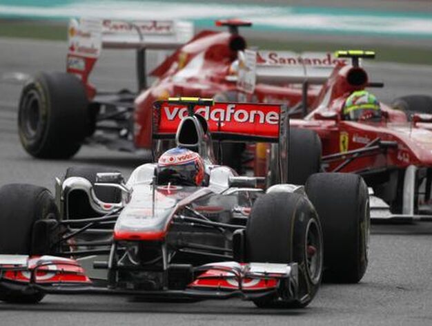 Vettel reafirma su dominio tras vencer tambi&eacute;n en el segundo Gran Premio de la temporada. / Reuters