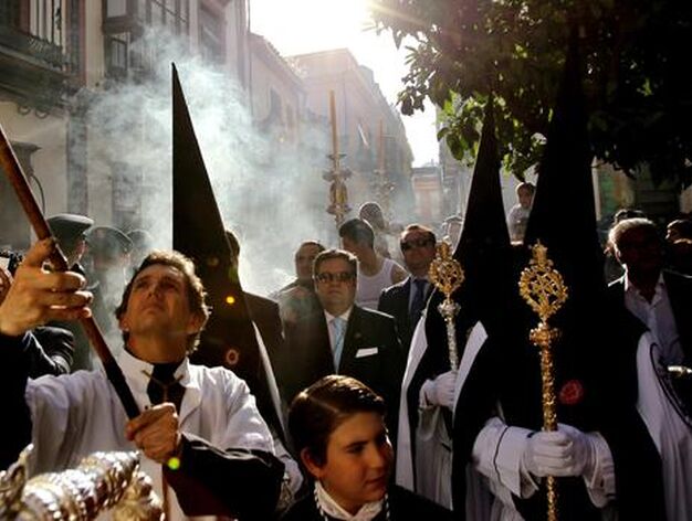 Encendiendo la candeler&iacute;a de la Paz en su Mayor Aflicci&oacute;n.

Foto: Miguel &Aacute;ngel Gonz&aacute;lez