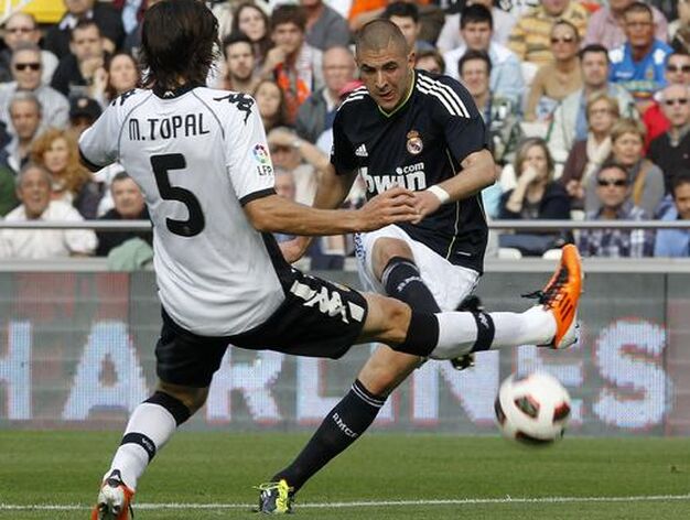 El Real Madrid golea al Valencia a domicilio (3-6). / Reuters
