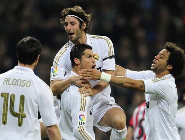 AEl Real Madrid golea 4-1 al Athletic de Bilbao de Bielsa en el Bernab&eacute;u. / AFP