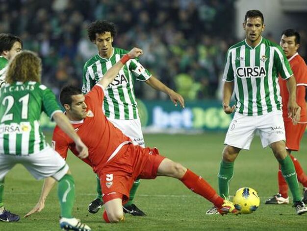 Betis y Sevilla empatan en el Benito Villamar&iacute;n (1-1). / Antonio Pizarro