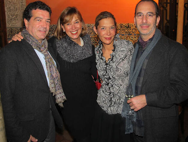 Fernando Franco, Gisela Loewe, Ana Corber&oacute; y el arquitecto Nabil Gholam.

Foto: Victoria Ram&iacute;rez