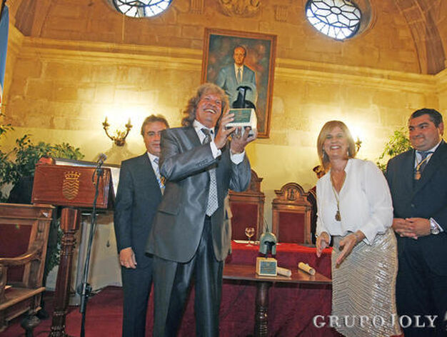 El Cabildo Viejo acoge la entrega de los galardones 'Ciudad de Jerez'

Foto: Pascual