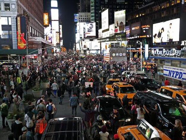 Nueva York tambi&eacute;n se sum&oacute; a las protestas por la absoluci&oacute;n del polic&iacute;a que dispar&oacute; a Michael Brown. 

Foto: EFE