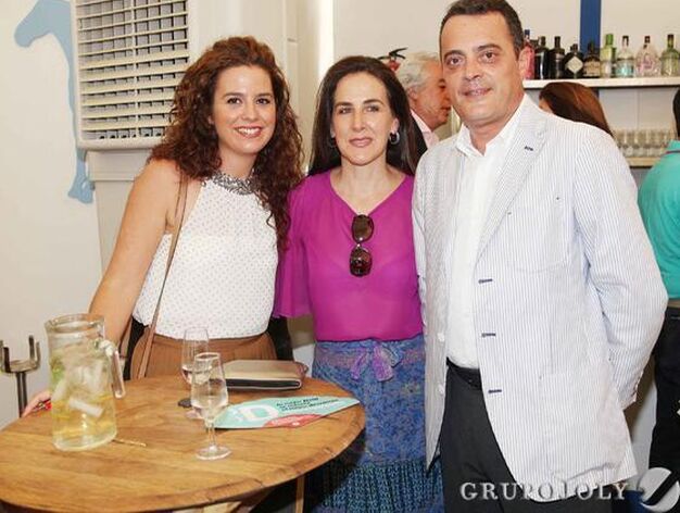 Marisa L&oacute;pez junto a Mercedes G&oacute;mez y Marcos Camas.

Foto: Pascual &middot; Vanesa Lobo
