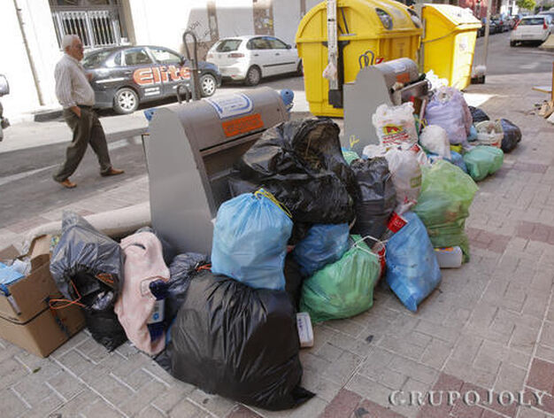 Im&aacute;genes de la huelga de basura de Limasa en diferentes distritos