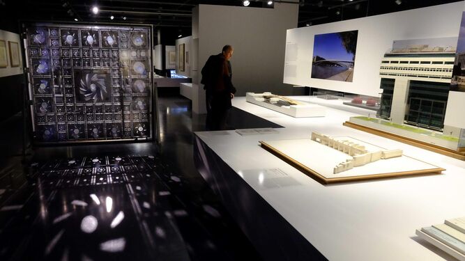 Algunas de las maquetas reunidas en la nueva muestra del Centro Pompidou Málaga.