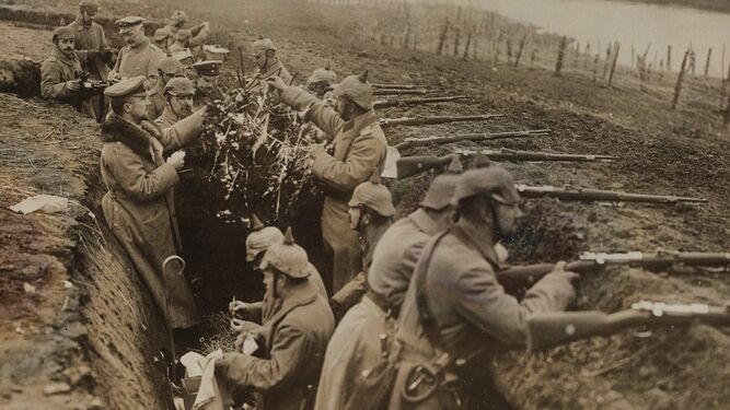 Soldados alemanes en una trinchera.
