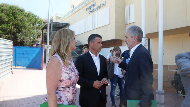 El alcalde de Marbella junto al consejero de Salud.