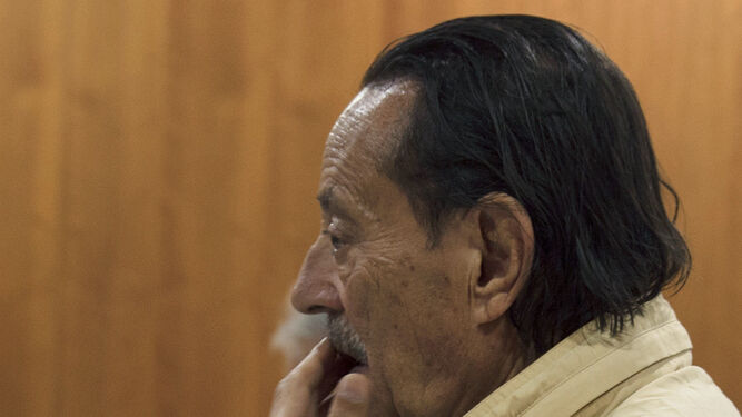 Julián Muñoz: "Menos la pena de muerte mía, lo firmaba todo"