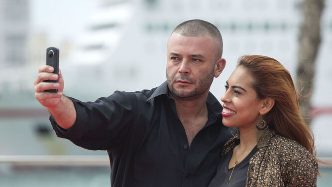 Tito Alexander Gómez y Natalia Polo, protagonistas del filme, ayer, en el Muelle Uno.