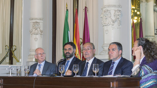 Un momento de la presentación oficial celebrada ayer en el Ayuntamiento de Málaga.