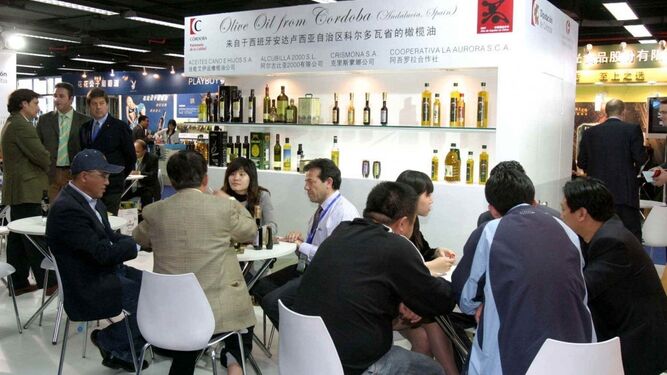 Un acto de promoción del aceite de oliva andaluz entre consumidores chinos.