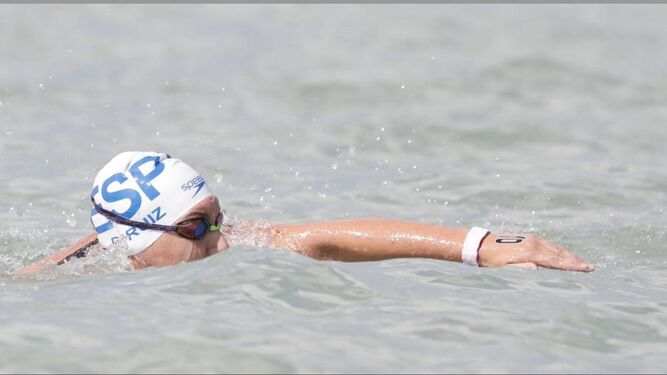 Imagen de la nadadora malagueña Paula Ruiz en el Campeonato del Mundo Absoluto de Aguas Abiertas celebrado ayer en Budapest.