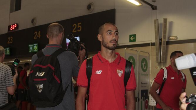 El jugador del Sevilla Guido Pizarro, en el aeropuerto de San Pablo.