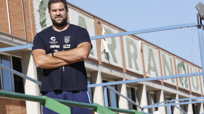 Borja Vivas posa para Málaga Hoy en las instalaciones de Carranque.