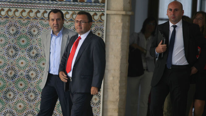 Ruiz Espejo, junto a Heredia, en un acto oficial en Sevilla en una imagen de archivo.