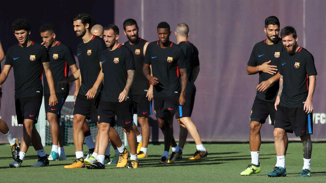 Una imagen del último entrenamiento del Barcelona antes de recibir al Real Madrid en la ida de la Supercopa.