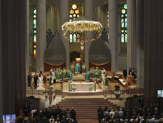 Misa por las v&iacute;ctimas en la Sagrada Familia