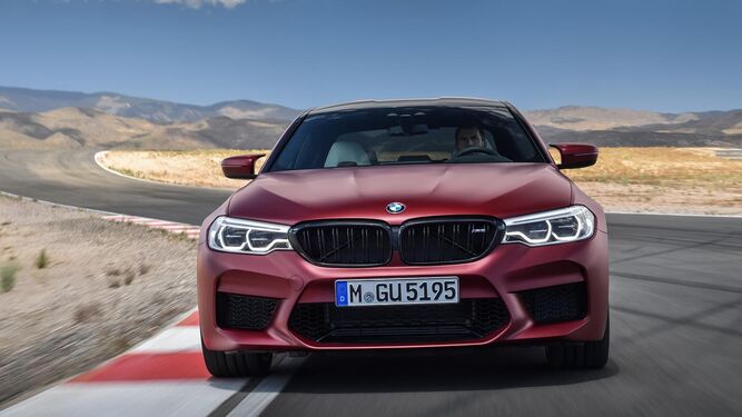 El próximo BMW M5 será tracción total en lugar de posterior, algo inédito en este modelo.