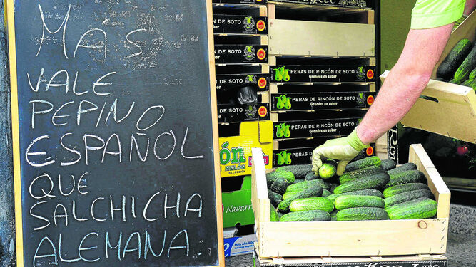 Cartel de una verdulería española durante la crisis del pepino de 2011.
