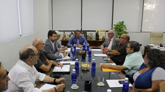 Momento de la reunión entre el Colegio de Administradores y la Agrupación de Desarrollo de Málaga.